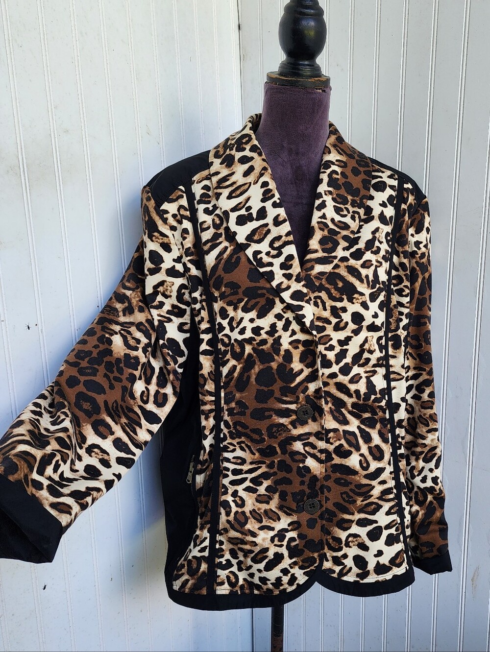 Chicos Leopard Print 3 Button Jacket Blazer Women's Size 4 (XXL) Pockets Lined